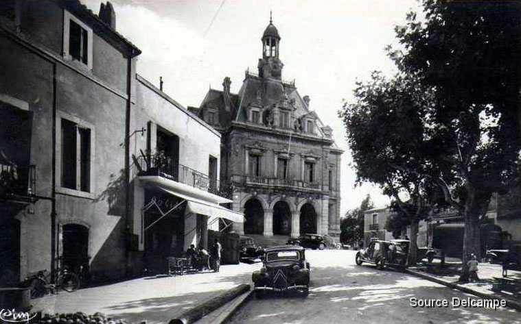 34 Frontignan Place de la Mairie.jpg